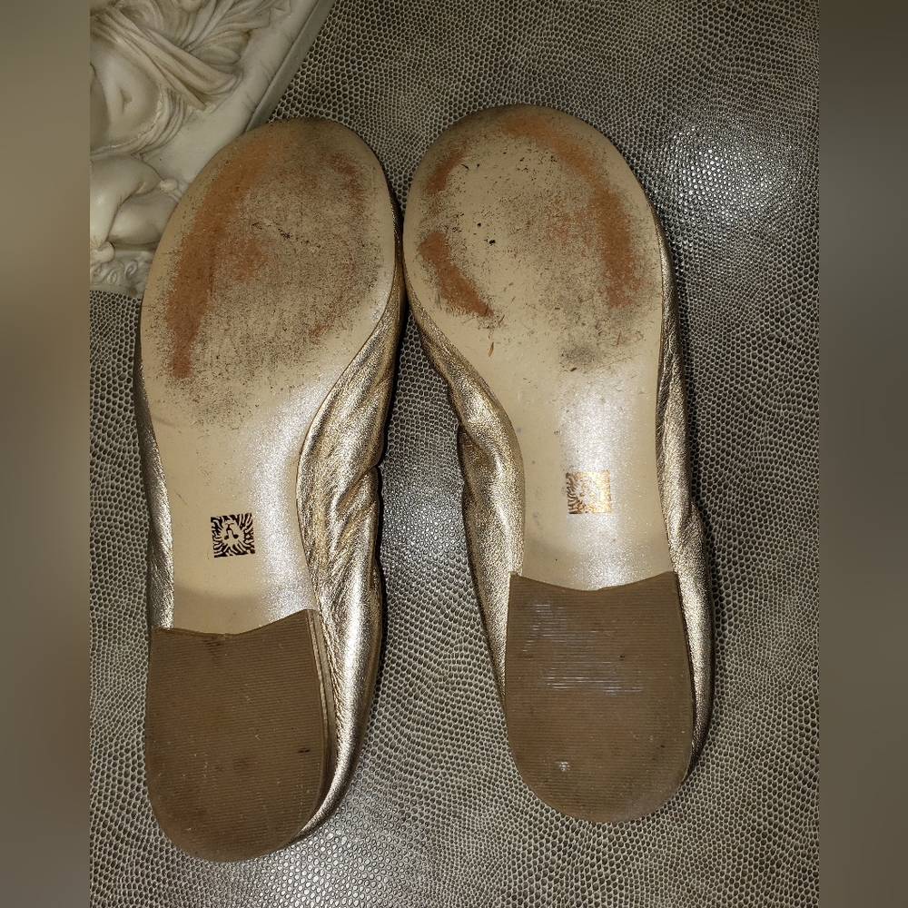 Gold leather flats size 6M Anne Klein - Picture 8 of 16